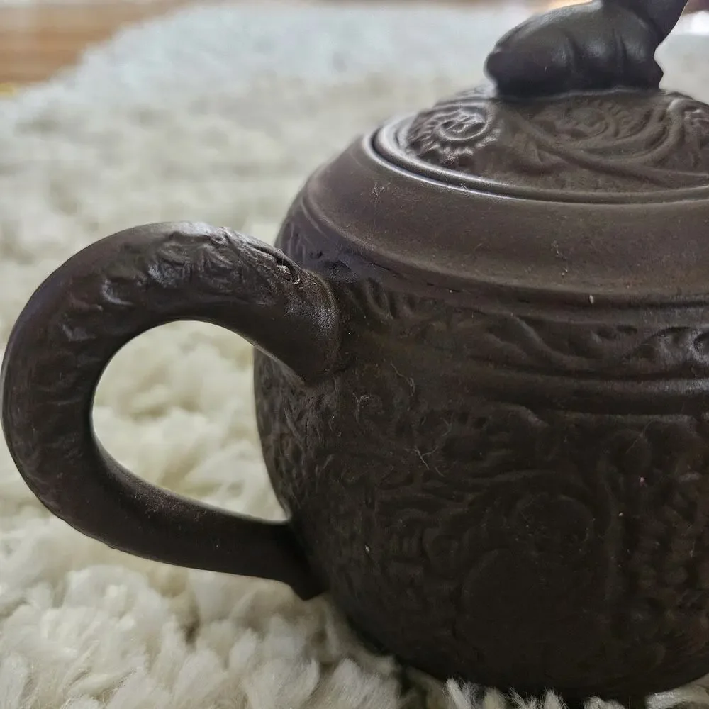 Vintage Rare Yixing Zisha Purple Clay Teapot Cat Lid Chinese Handcrafted